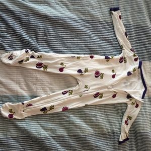 Kyte Baby 6-12 month "fig" footed sleeper